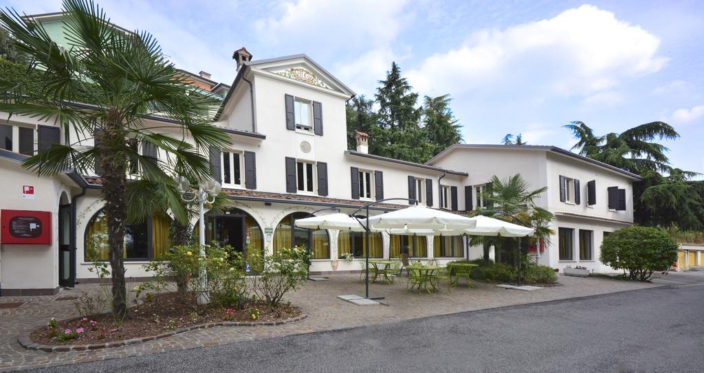 Hotel Ristorante La Grotta Кастільйоне-делле-Стів'єре Екстер'єр фото