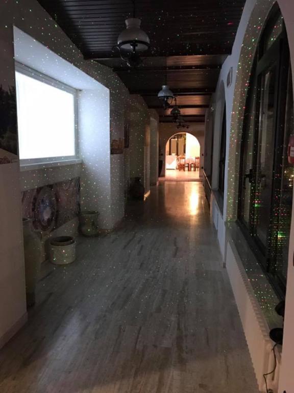 Hotel Ristorante La Grotta Кастільйоне-делле-Стів'єре Екстер'єр фото