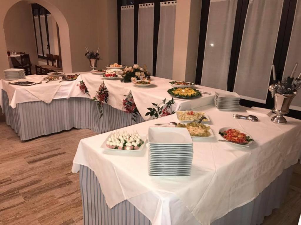 Hotel Ristorante La Grotta Кастільйоне-делле-Стів'єре Екстер'єр фото